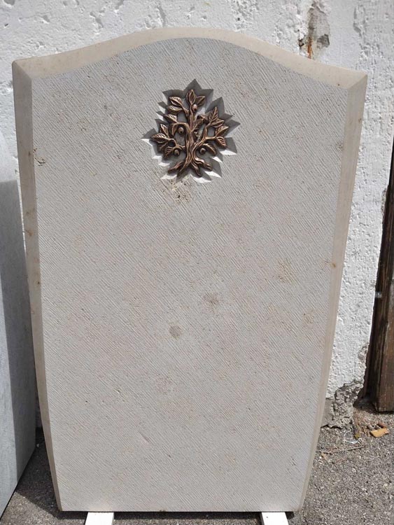 Stein aus Jura Kalkstein mit Bronze Ornament "Lebensbaum"